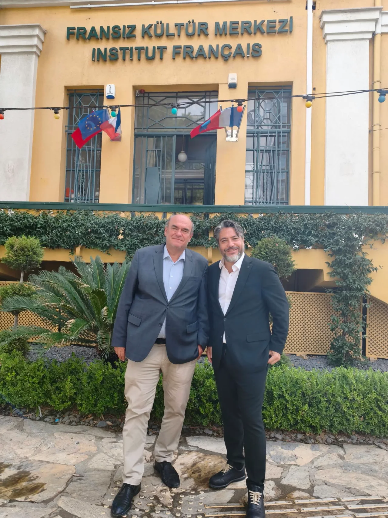 Fransiz Kultur Merkezi Izmir Muduru Stanislas Pierret Yenibakishaber (2)