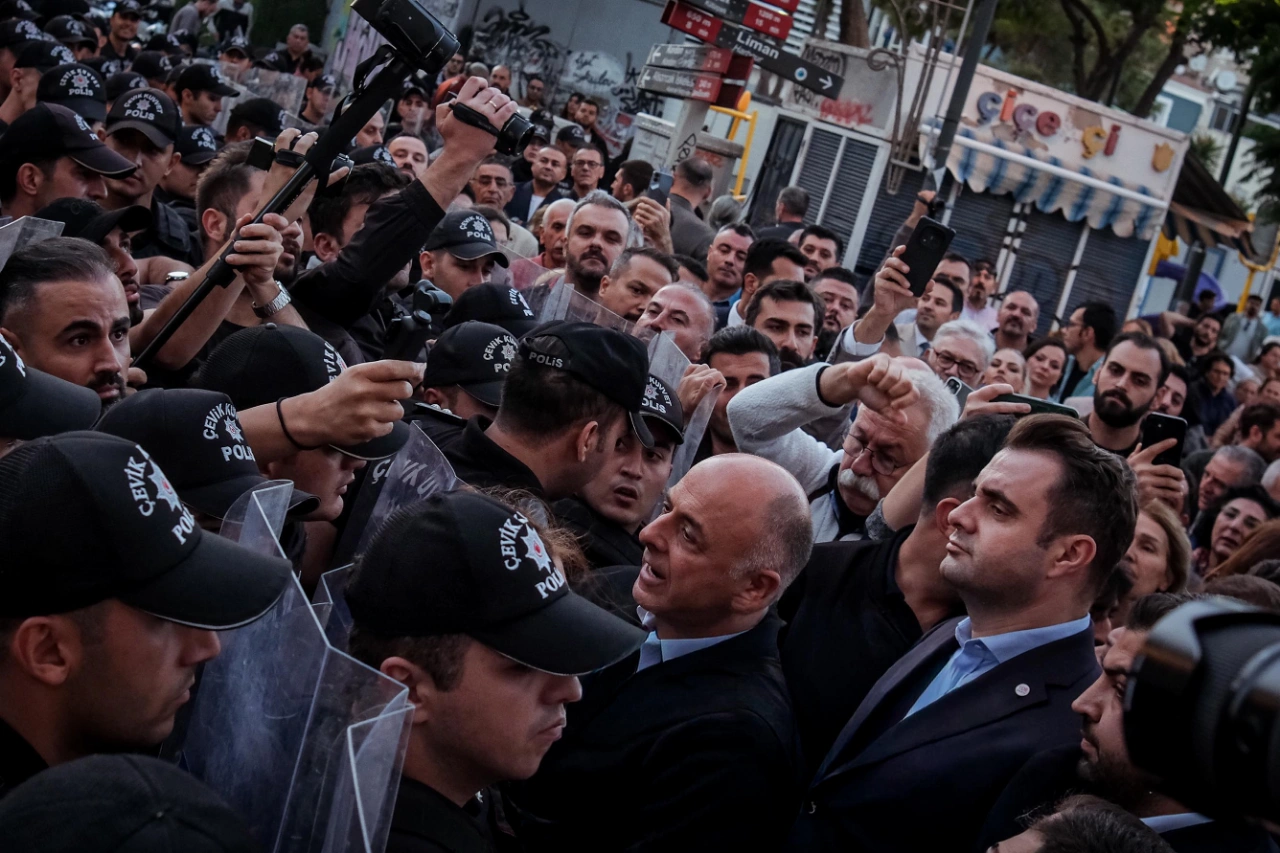 Guc Ten Tugay A Sert Tepki Ilk Secimde Akp Ile Birlikte Yok Olacaklar Yenibakishaber (2)