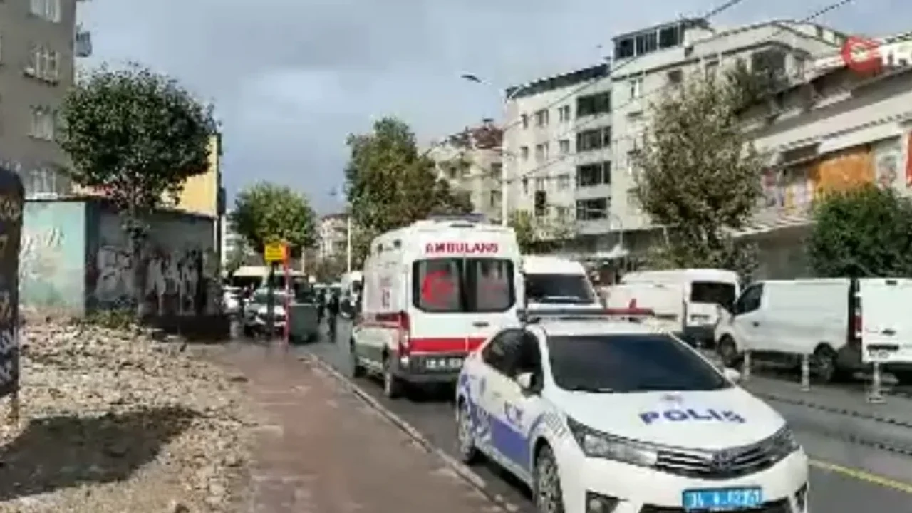 Istanbulda Tramvay Minibuse Carpti Yaralilar Var