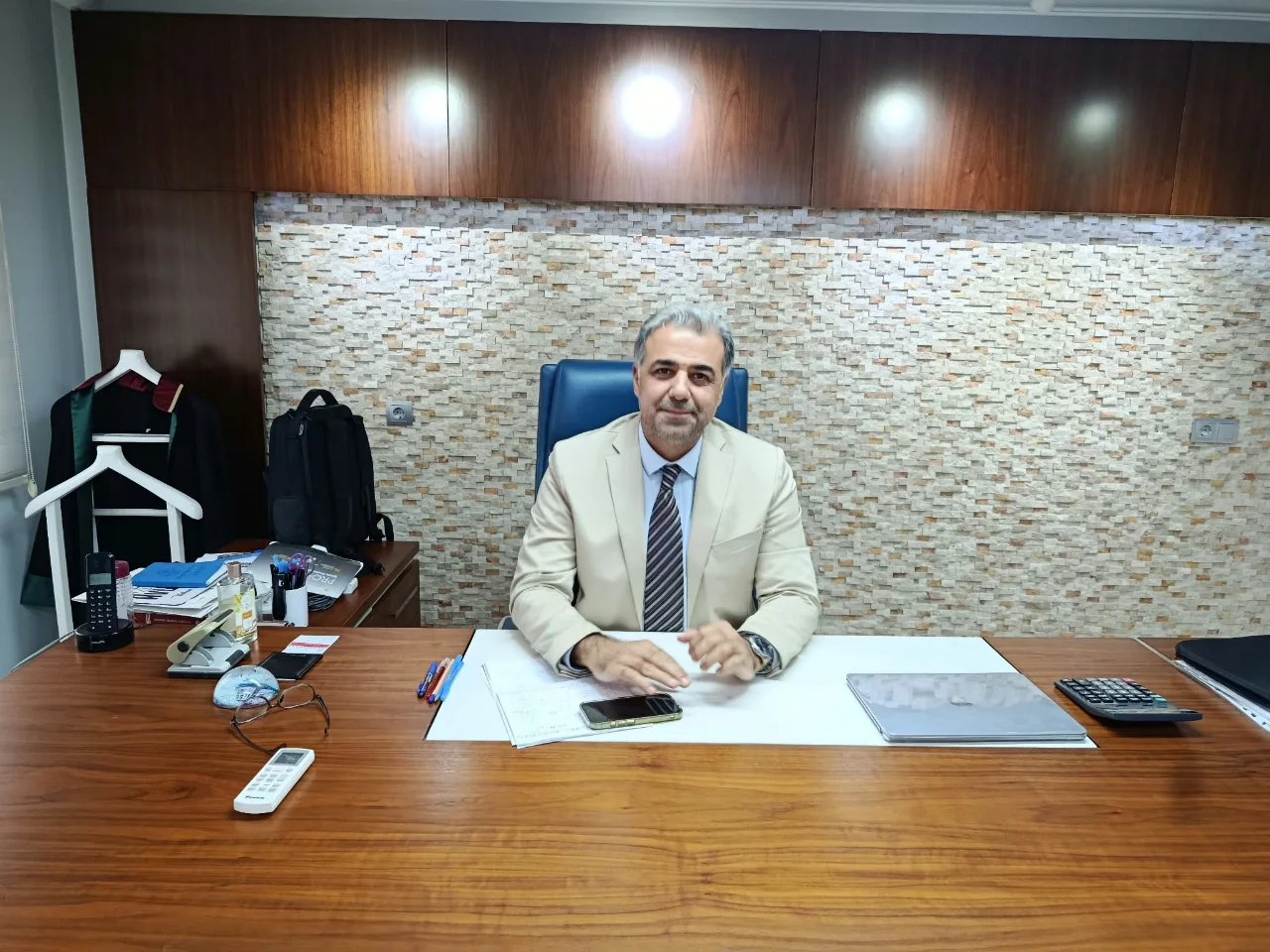 Izmir Avukat Hareketi Nin Oncusu Avukat Volkan Gultekin Yenibakishaber (2)