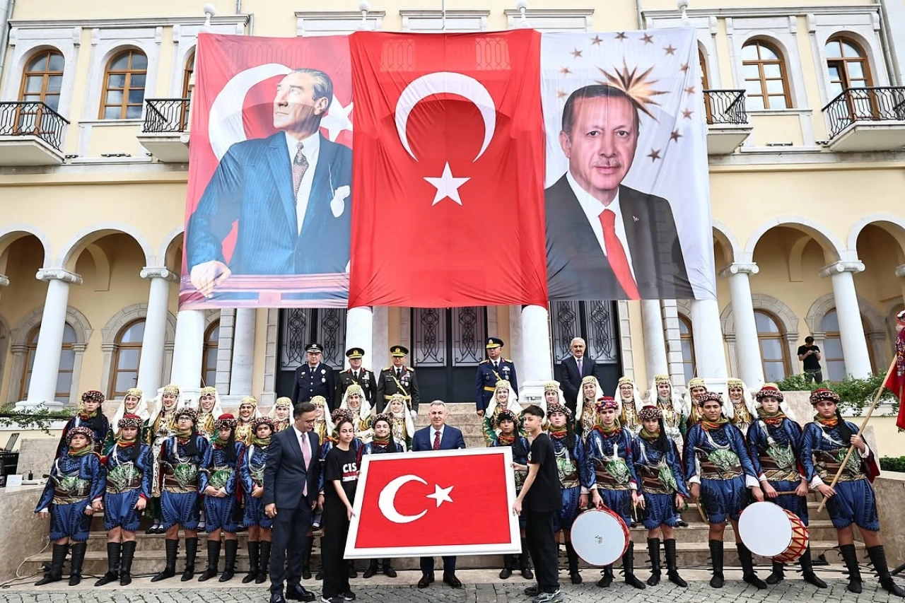 Izmir De 29 Ekim Coskusu Iste Kutlama Programi Yenibakishaber (1)