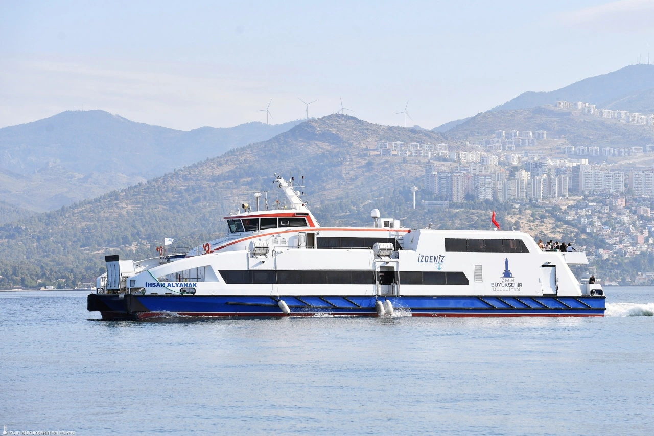 Izmir De 29 Ekim De Ulasim 1 Kurus Izban Ucretsiz Yenibakishaber (2)