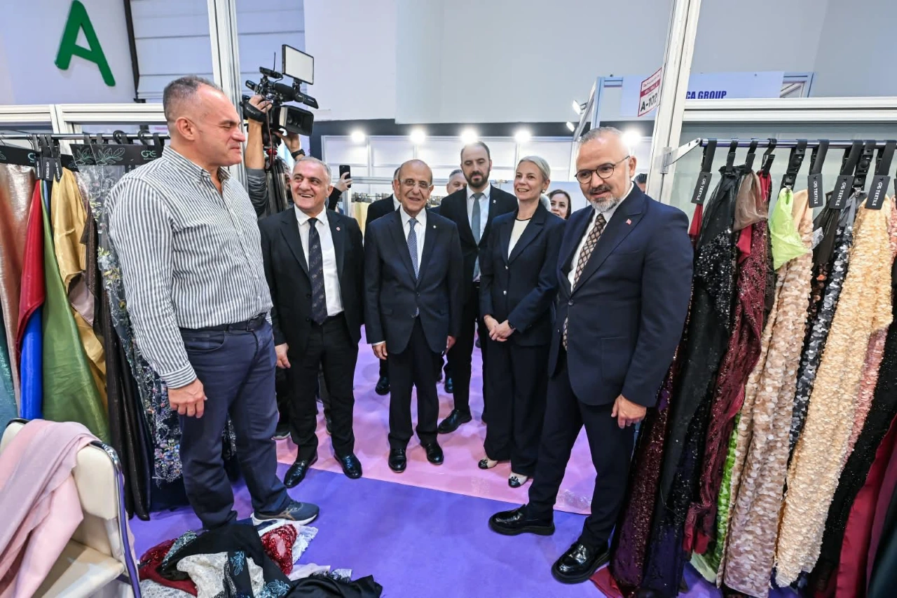 Izmir De Fashion Prime Fuari Kapilarini Acti Yenibakishaber (2)