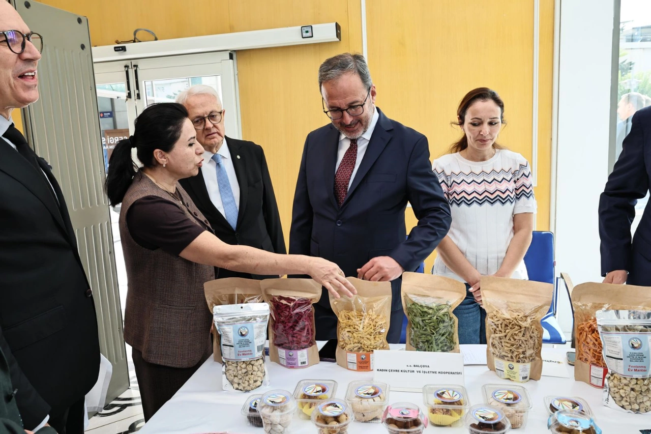 Izmir De Gida Guvenligi Gundemi Kasapoglu Ndan Onemli Mesajlar Yenibakishaber (4)