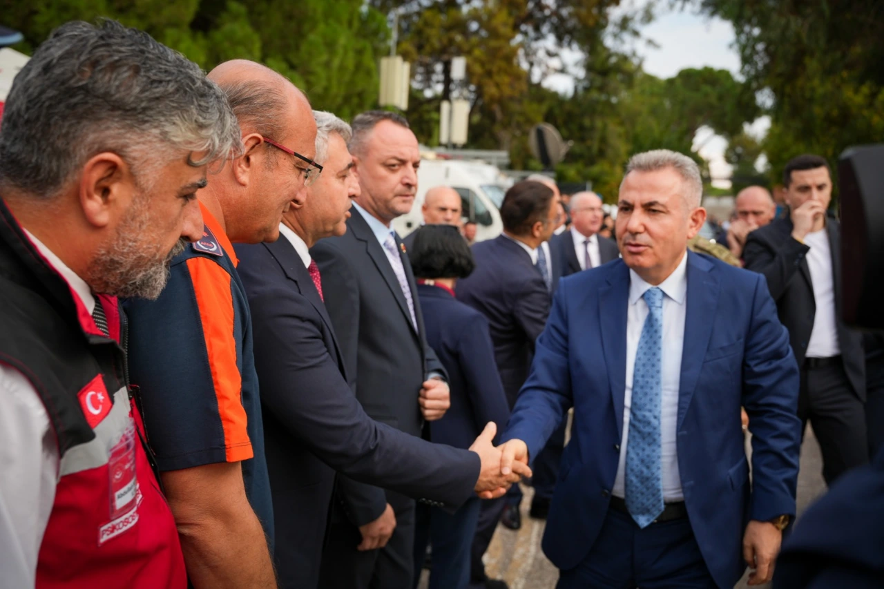 Izmir De Uc Ili Kapsayan Genis Capli Deprem Tatbikati Yenibakishaber (2)