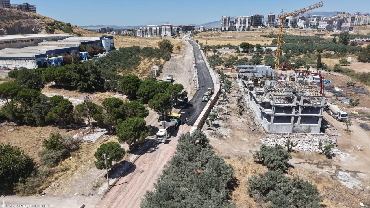 Izmir De Yogun Kullanilan Guzergahlara Asfalt Dokunusu Yenibakishaber (1)