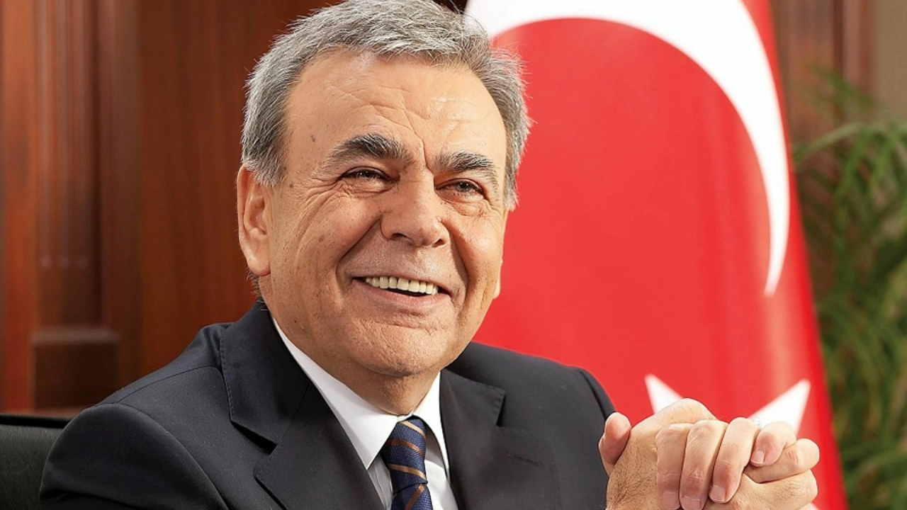 Izmir Siyasetinde Yeni Gelisme Aziz Kocaoglu Adayligini Resmen Acikladi Yenibakishaber