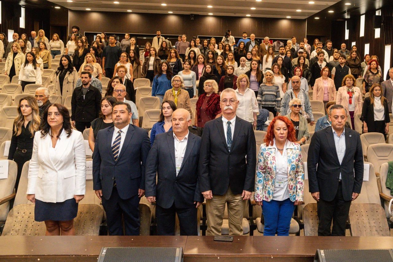 Izmirde Ileri Yas Sempozyumu Ana Gundem Afetler Yenibakishaber (1)