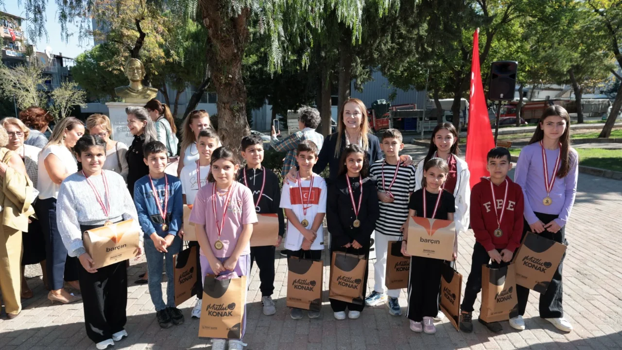 Konak In Cocuklari Senel Aksu Icin Kostu 7 Yenibakishaber