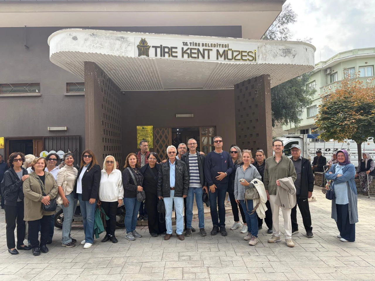 Konak Tan Sehit Aileleri Ve Gazilere Kultur Turu Yenibakishaber (2)