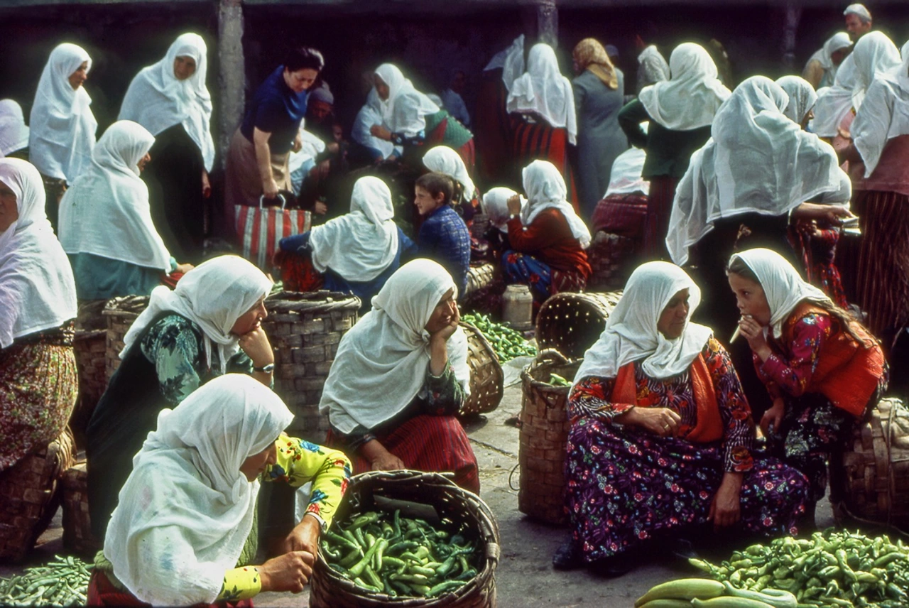Kordon Da Nostalji Ruzgari Izmir In Yarim Asirlik Hikayesi Bu Sergide Yenibakishaber (2)
