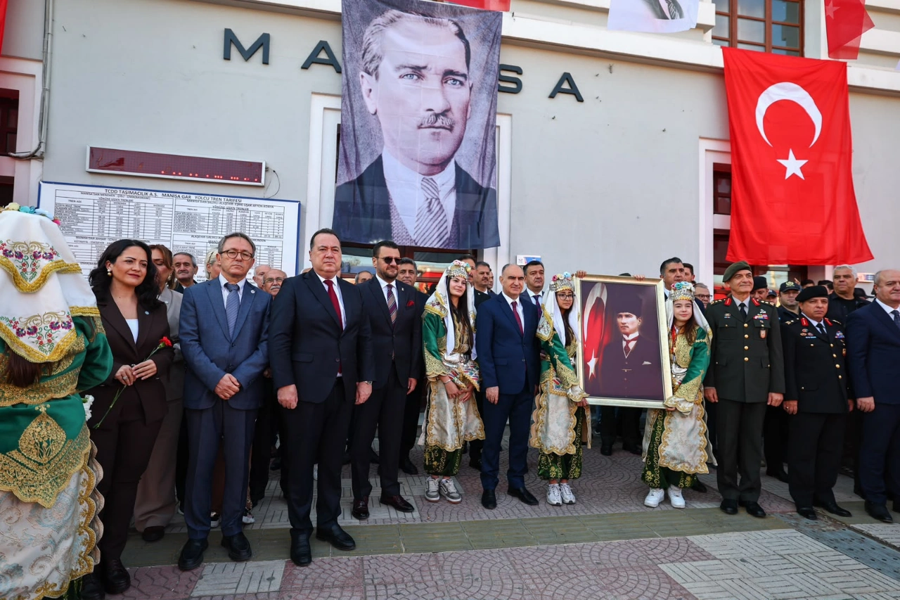 Manisa Da 101 Yillik Gurur Ataturk Un Ziyareti Kutlandi Yenibakishaber (1)