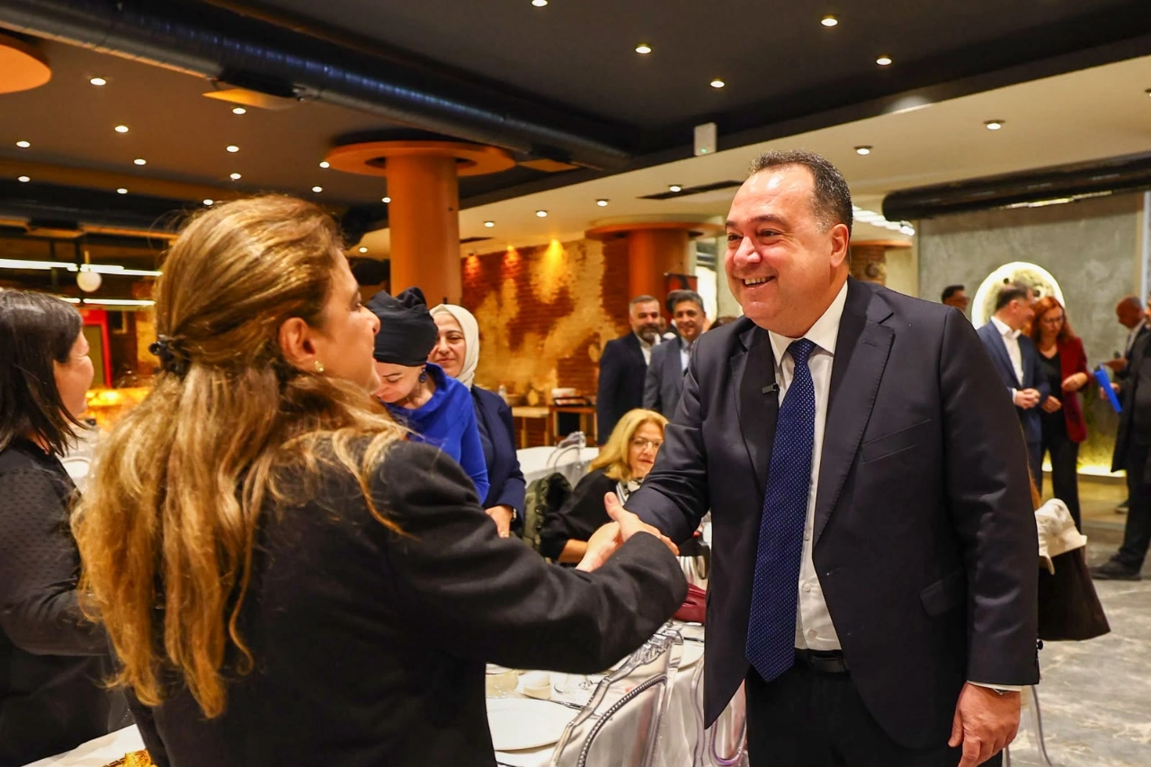 Manisa Da Kadin Muhtarlara Ozel Bulusma Yenibakishaber (1)