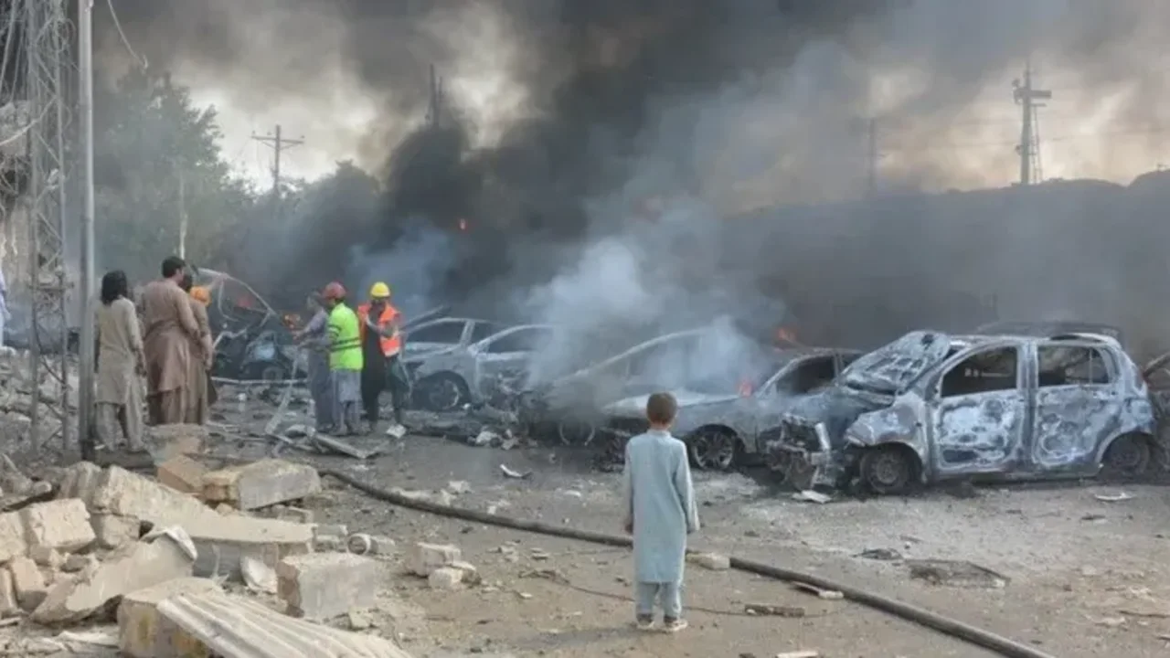Pakistan'da LPG tankeri patladı: 2 ölü, 5'ten fazla yaralı