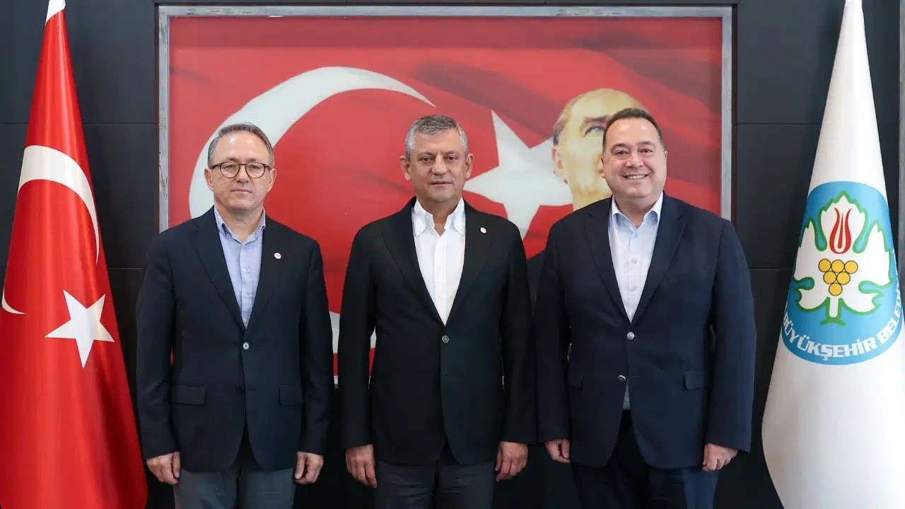 Parti değişikliği iddialarının gölgesinde Manisa'da kritik buluşma