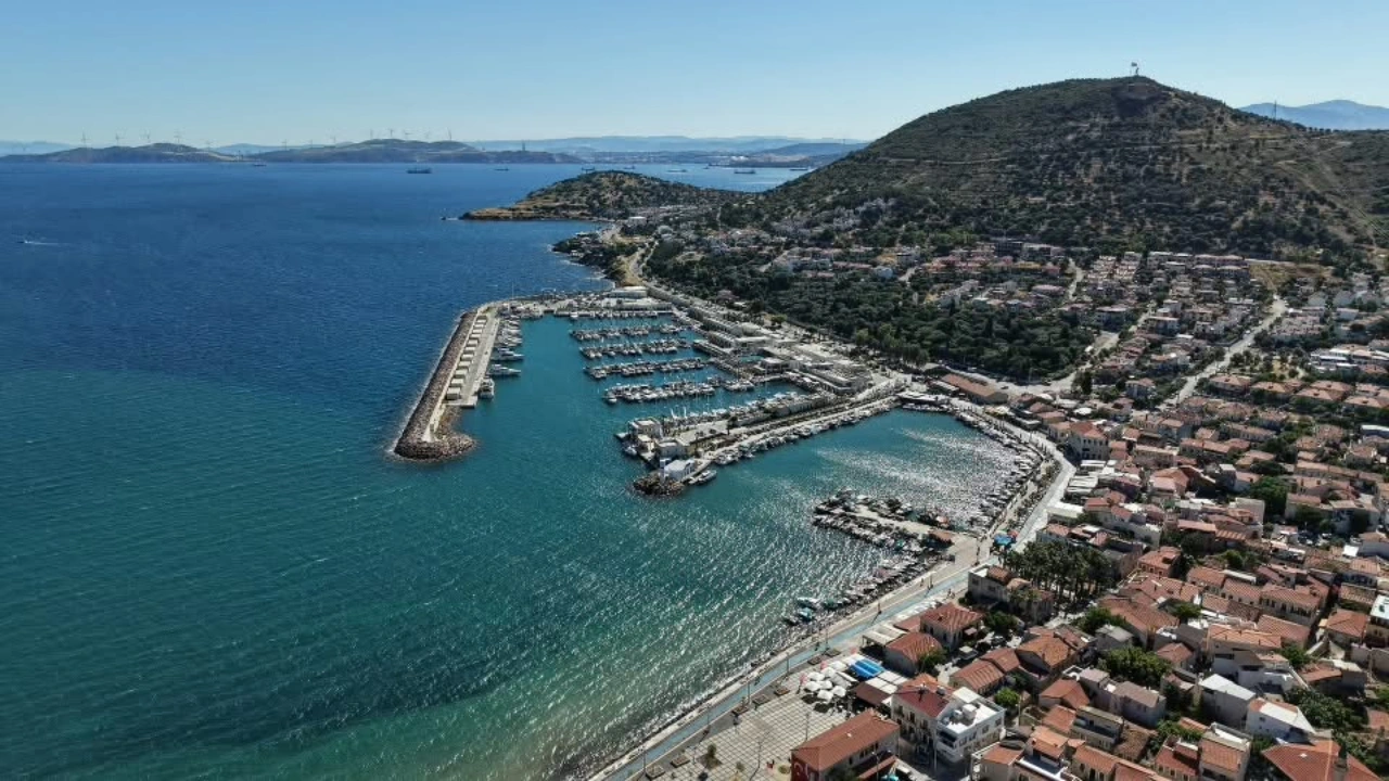 Saygili Dan Yeni Foca Yat Limani Uzerinden Eser Ve Hizmet Siyaseti Vurgusu Yenibakishaber (2)