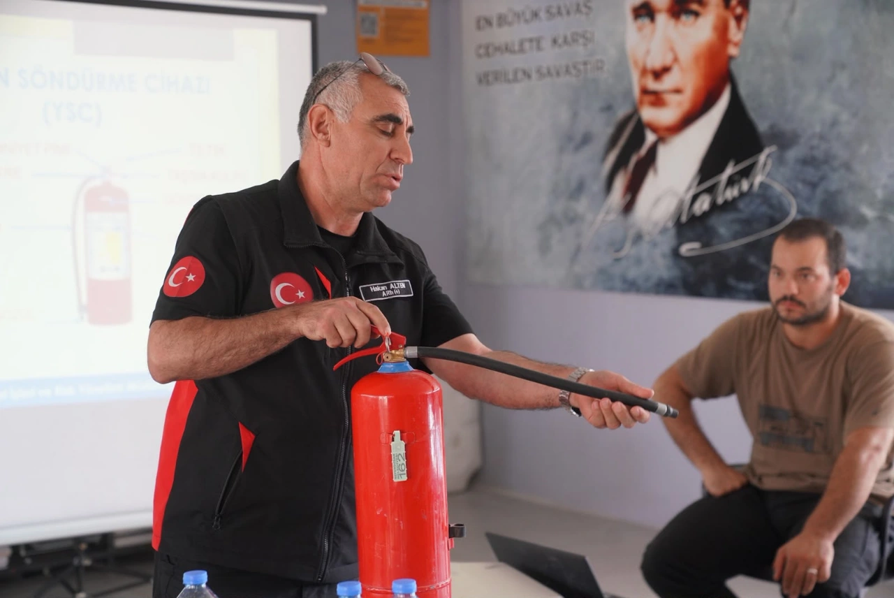 Sığacık Kaleiçi esnafına yangın eğitimi