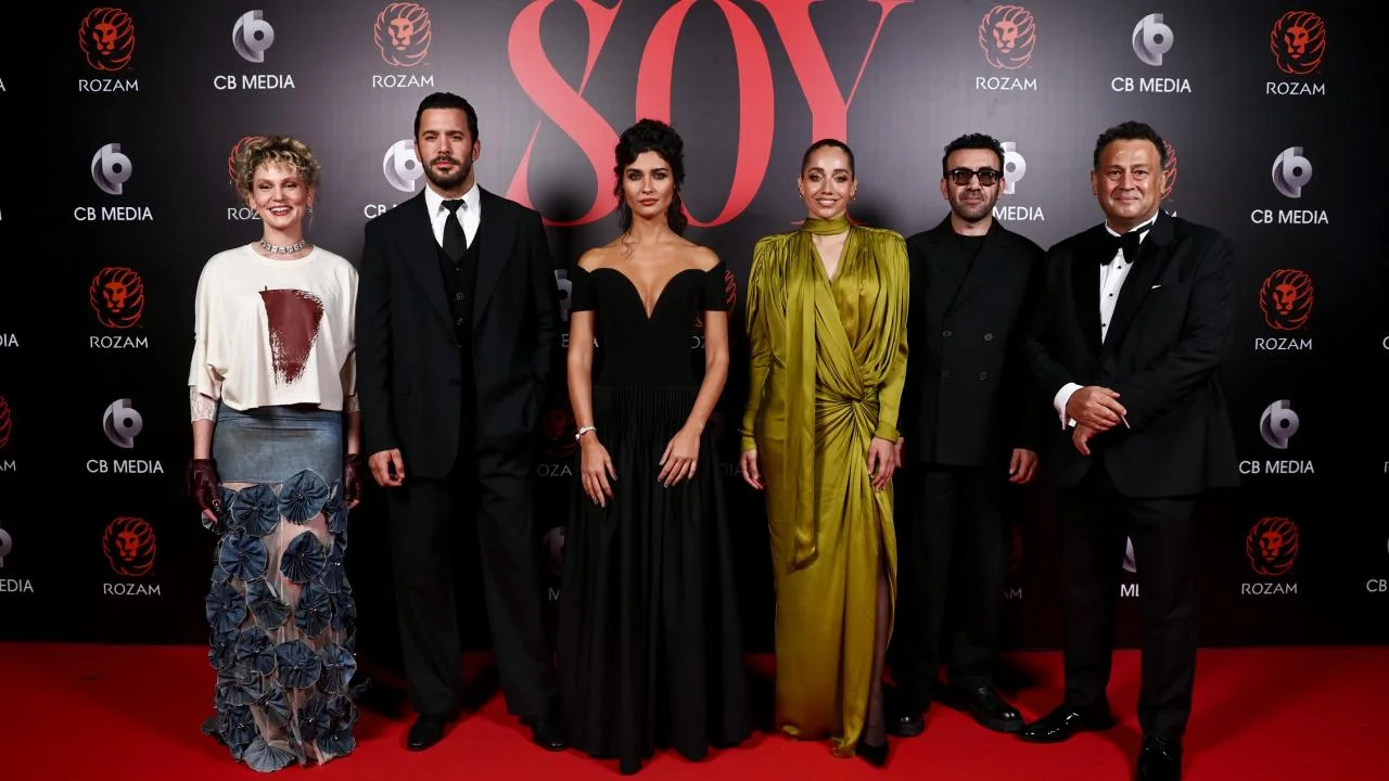 Soy Filmi Vizyon Oncesi Gala Yapti Farah Zeynep Abdullah Ve Baris Arduc Basrolde 6Ac6C0D82 Yenibakishaber