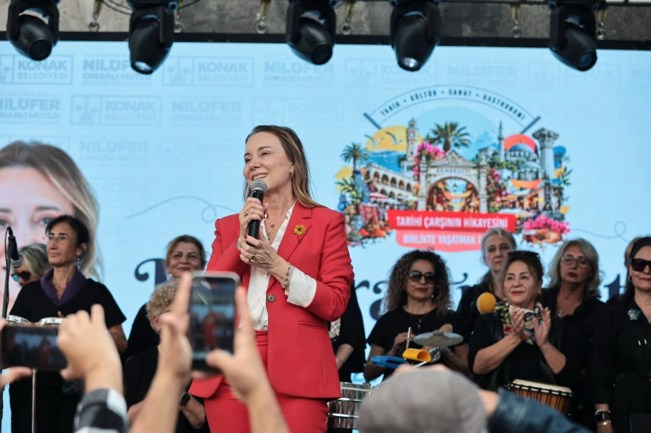 Tarihi Carsida Festival Coskusu Kemeralti Sokaklari Renklendi Yenibakishaber (3)
