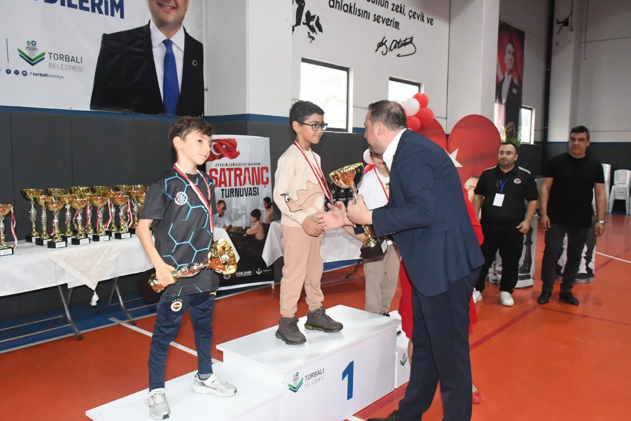 Torbali Da 220 Sporcu Cumhuriyet Icin Hamle Yapti Yenibakishaber