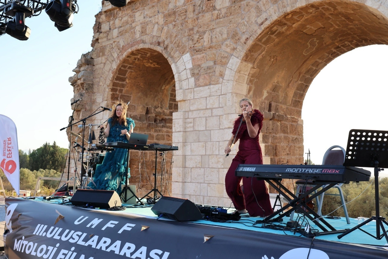 Tralleis Antik Kenti Nde Mitoloji Ve Sanat Bulusacak Yenibakishaber