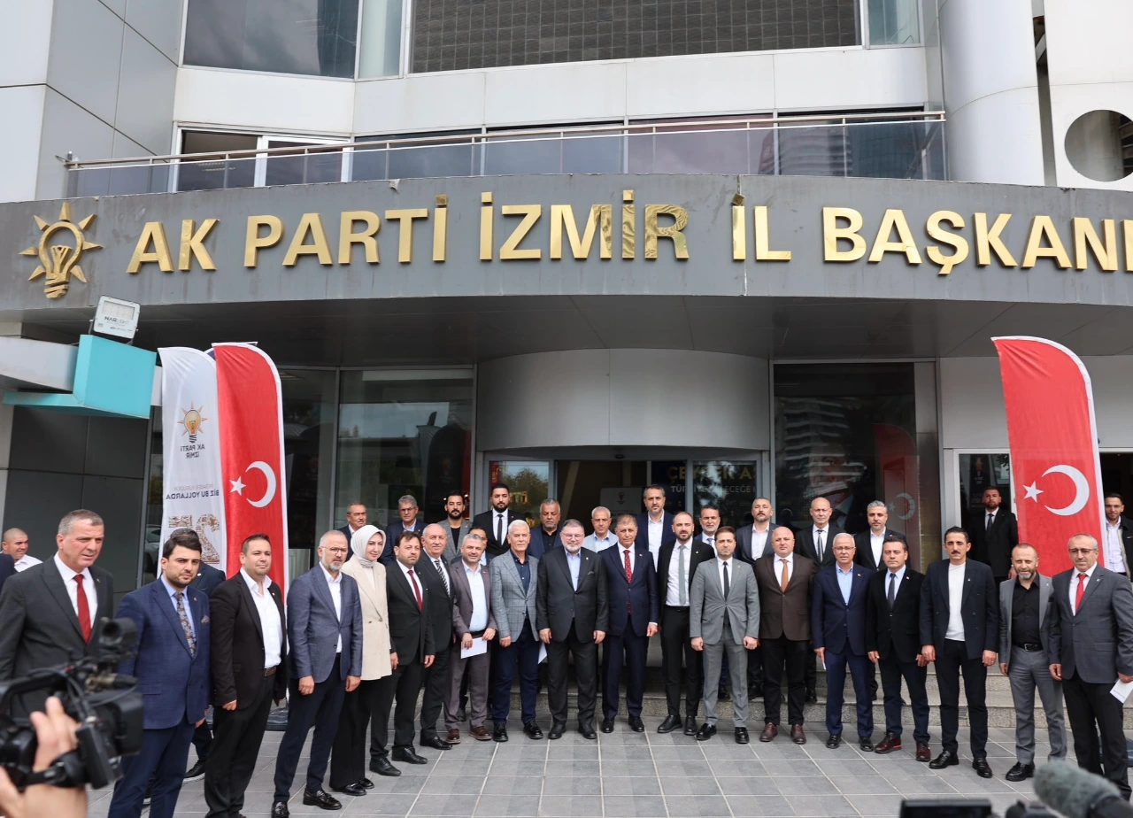 Tugay Ak Parti Teskilatiyla Bulustu Izmir In Yol Haritasi Gorusuldu Yenibakishaber (1)