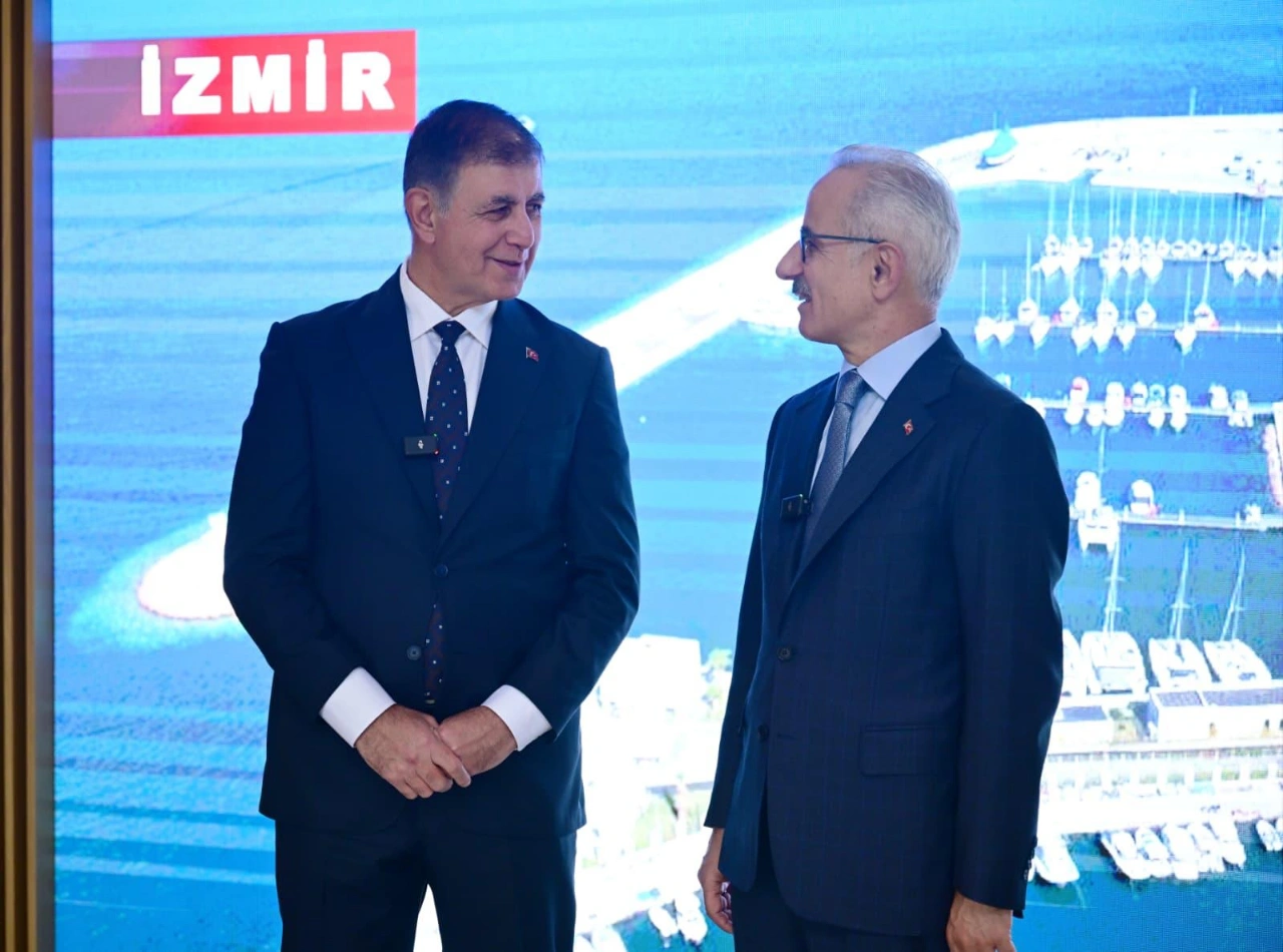 Tugay Dan Bakan Uraloglu Na Ziyaret Izmir E Cok Guzel Haberler Vermek Uzere Hazirlaniyoruz Yenibakishaber