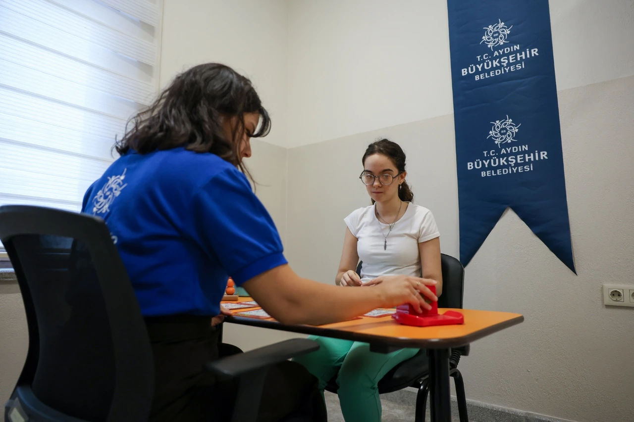 Turkiye Sampiyonu Ece Nin Azmi Universite Basarisiyla Taclandi Yenibakishaber (1)
