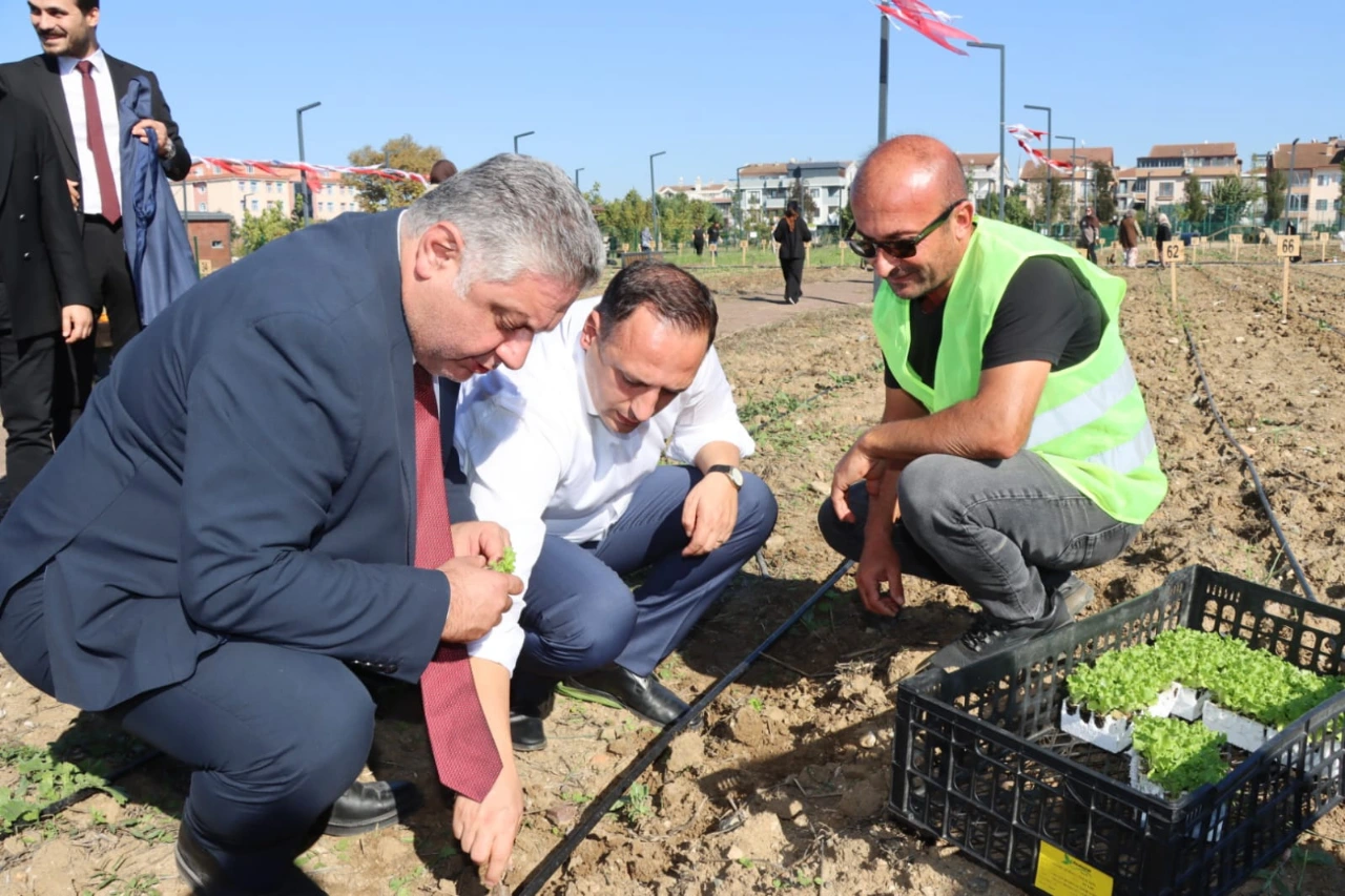 Yalova Nin Ilk Kent Bostani Bornova Rehberligiyle Acildi Yenibakishaber (1)