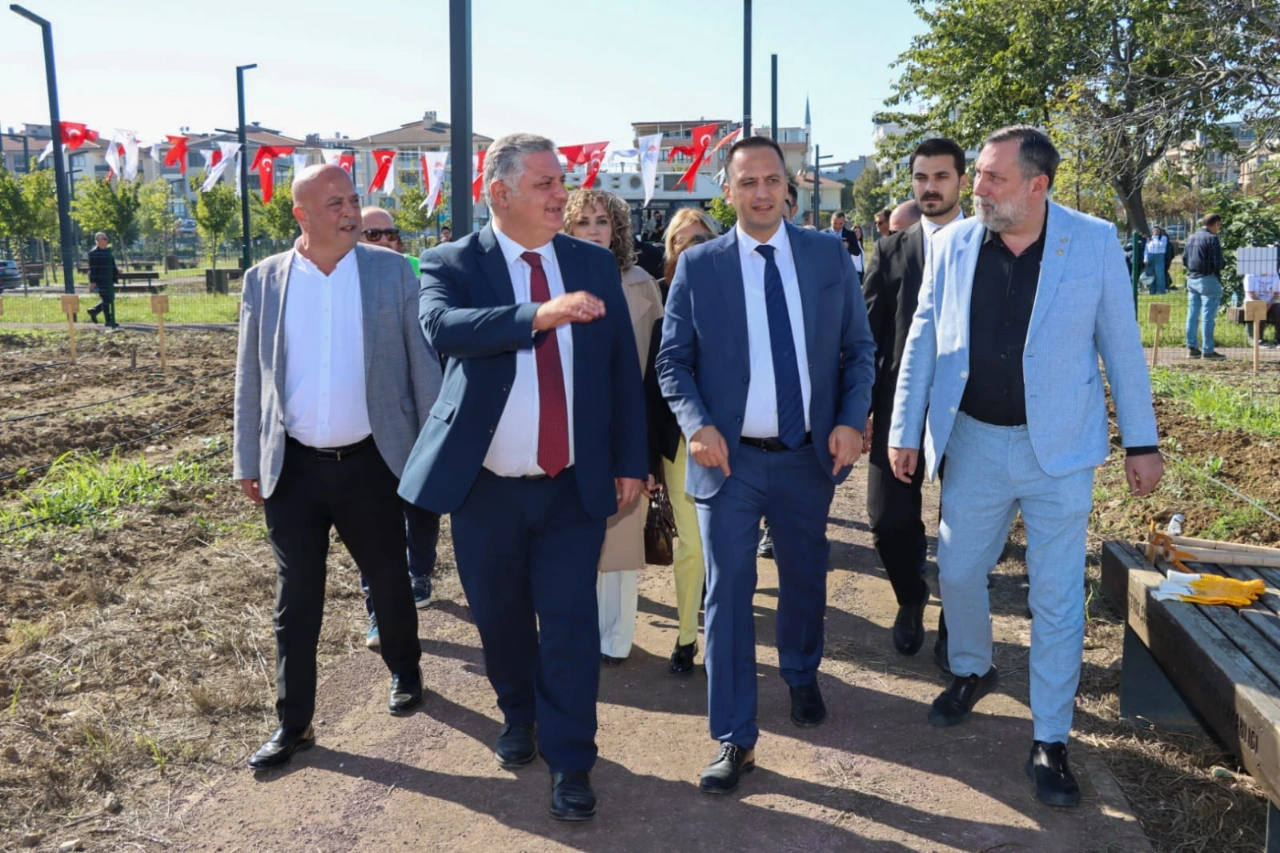 Yalova Nin Ilk Kent Bostani Bornova Rehberligiyle Acildi Yenibakishaber