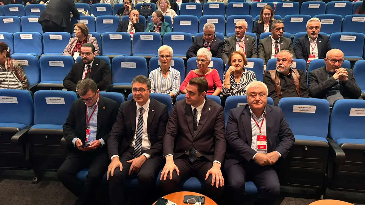 Yeni Parti Izmir Il Kongresi Basladi Cagatay Guc Tek Aday Yenibakishaber (1)