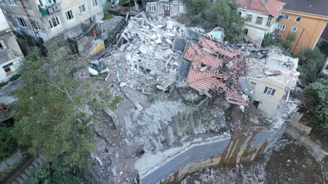 Zonguldak'ta Yıkımın Boyutu Gün Ağarınca Ortaya Çıktı (1)